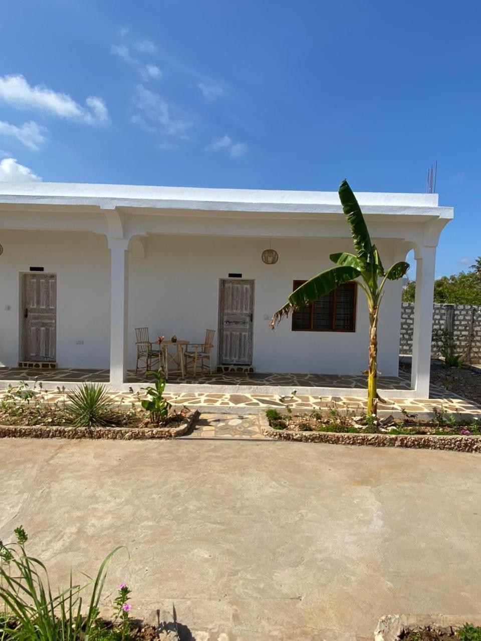 Bed and Breakfast Red Land House Watamu Exteriér fotografie