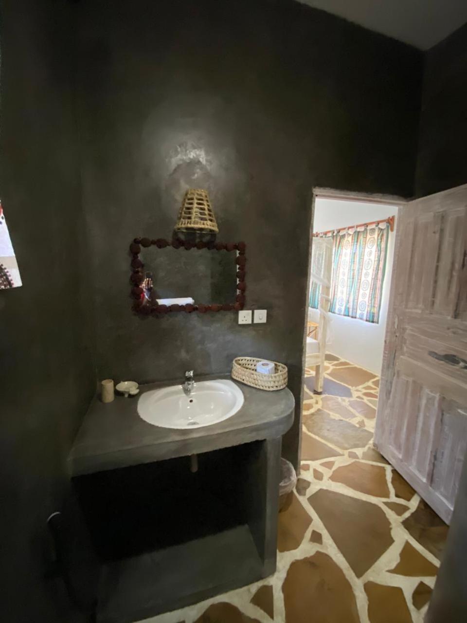 Bed and Breakfast Red Land House Watamu Exteriér fotografie