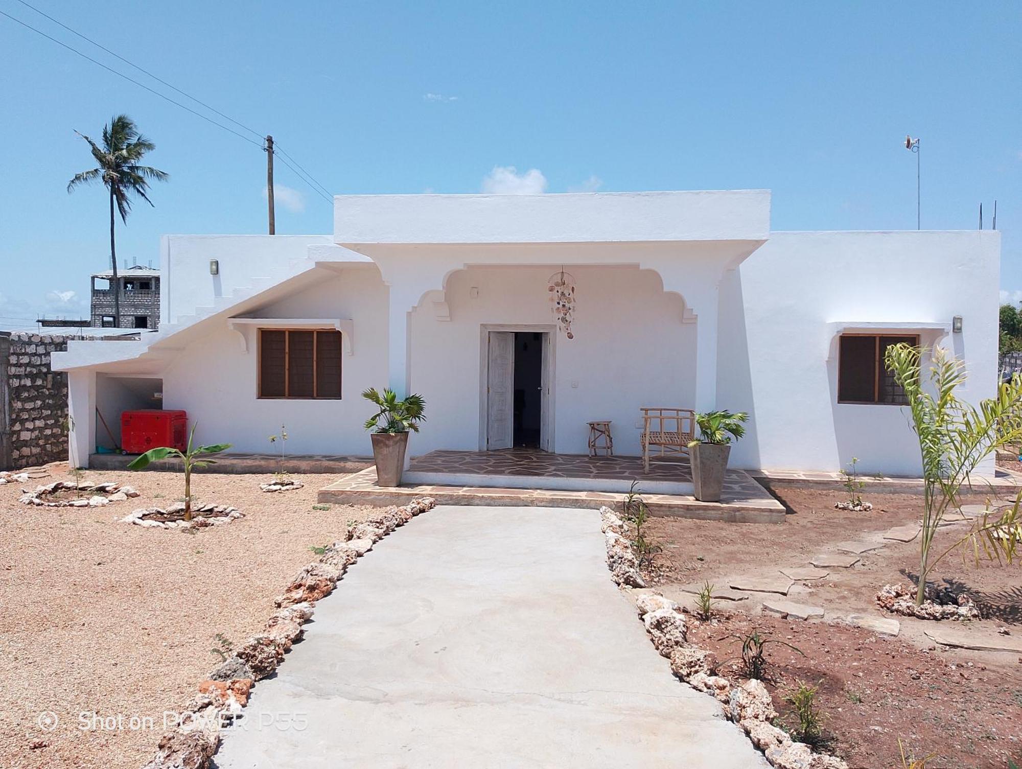 Bed and Breakfast Red Land House Watamu Exteriér fotografie